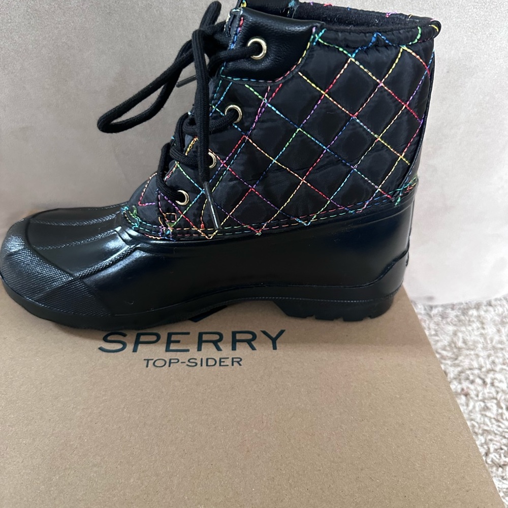 NIB Girls Sperry Black Rainbow Duck Boot